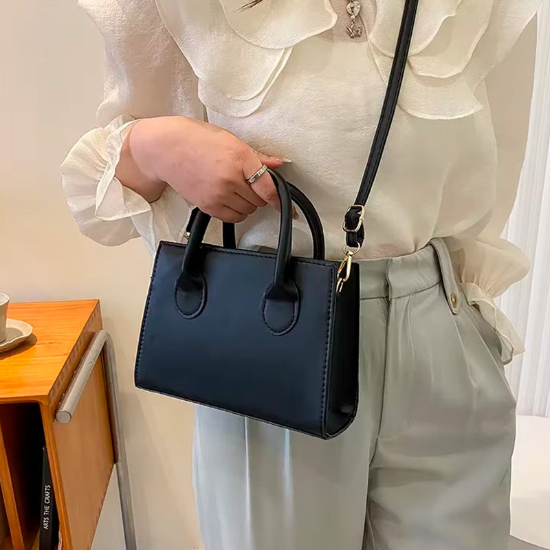 Bolsa Feminina Compacta em Couro Darmane®